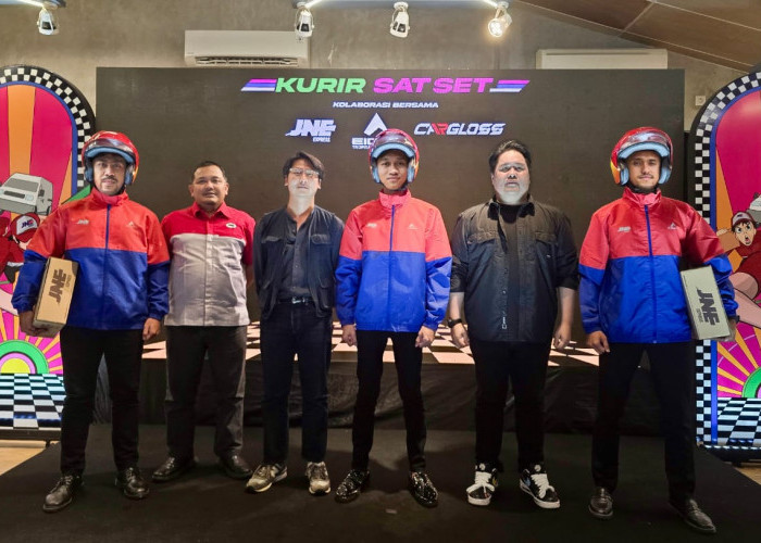 Inovasi Baru, JNE Luncurkan Jaket dan Helm Kolaborasi dengan EIGER Tropical Adventure dan Cargloss Helmets