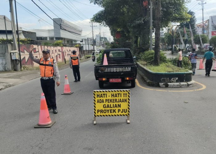 Amankan Jalur Mudik Lebaran 2026, Dishub Kota Magelang Pangkas Pohon Rawan Tumbang