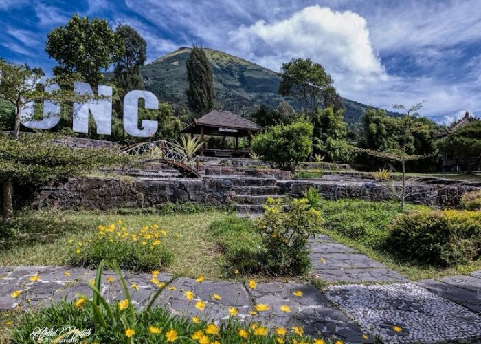 Wisata Alam Posong Temanggung, Menyuguhkan Pemandangan 7 Puncak Gunung Lho!