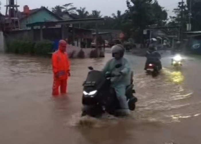 Jalan Raya Semarang-Temanggung Banjir