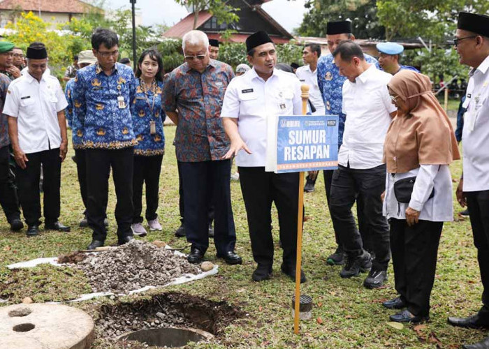 Atasi Kerusakan Jalan, Pemprov Jawa Tengah Dorong Pembuatan Sumur Resapan Murah dan Efektif