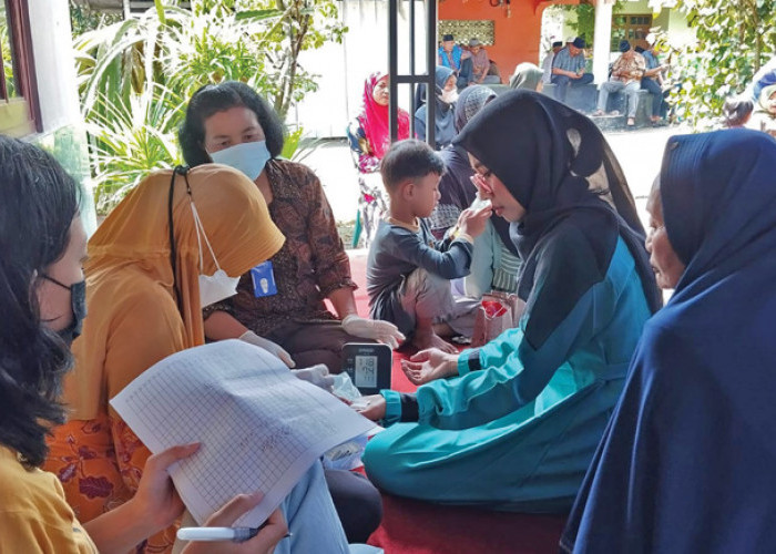 Puluhan Warga Dicek Kesehatan saat Halalbihalal di Kledung Karangdalem Purworejo