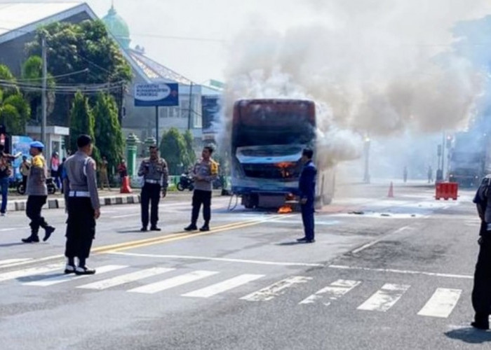 Bus Terbakar di Ruas Jalan Depan Terminal Purworejo, Polisi Selidiki Ada Tidaknya Unsur Pidana