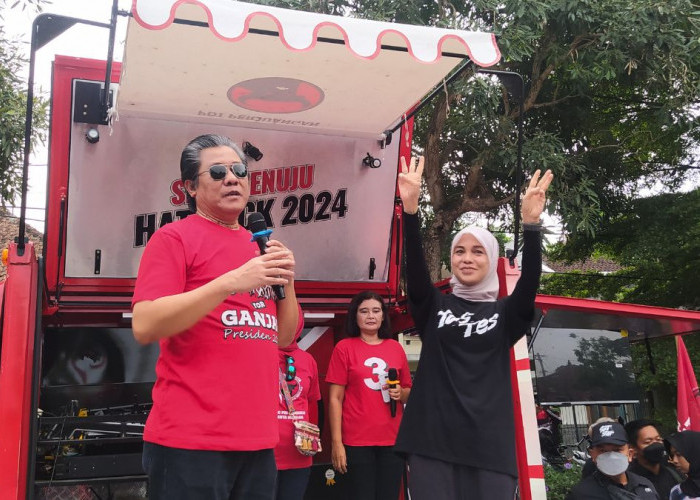 Senam Bersama Warga, Siti Atikoh Disambut Ratusan Ibu-Ibu Sampaikan 3 Program Unggulan