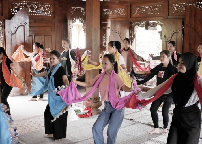 Seniman Muda Wonosobo Belajar Tari dari Dua Maestro dan Penari Lengger Fenomenal