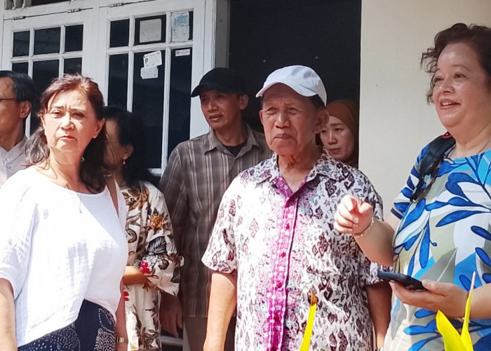 Penuh Haru, Perjuangan Dua Wanita WN Belanda Telusuri Sejarah Keluarganya di Kota Magelang