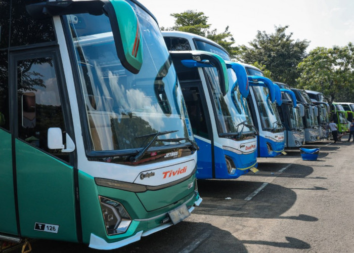 Ratusan Bus di TMII Siap Angkut Peserta Mudik Gratis Pemprov Jateng