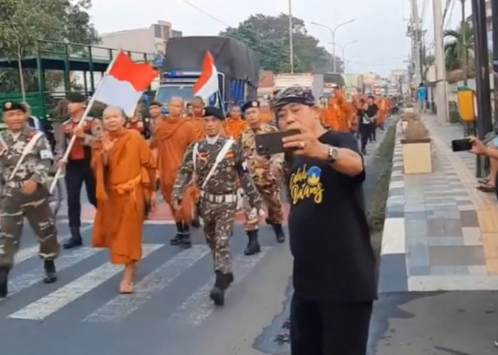 Tiba di Batang Langkah Kaki Rombongan Biksu Thudong Dipercepat, Netizen : Mungkin Takut Terlambat