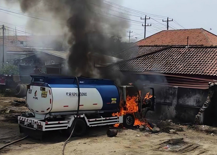 Truk BBM Ludes Terbakar di Brebes Gegara Mesin Tidak Mau Menyala