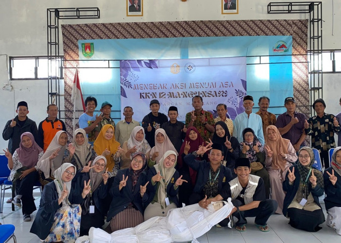 Mahasiswa KKN IAI An-Nawawi Bekali Warga Mangunsari Keterampilan Pemulasaraan Jenazah