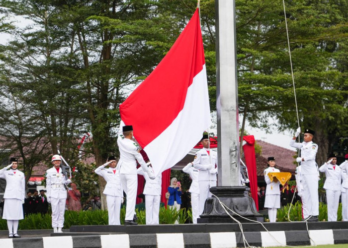 Detik-detik Proklamasi, Warga Kota Magelang Kompak Hentikan Aktivitas Sejenak Termasuk di Jalan Raya