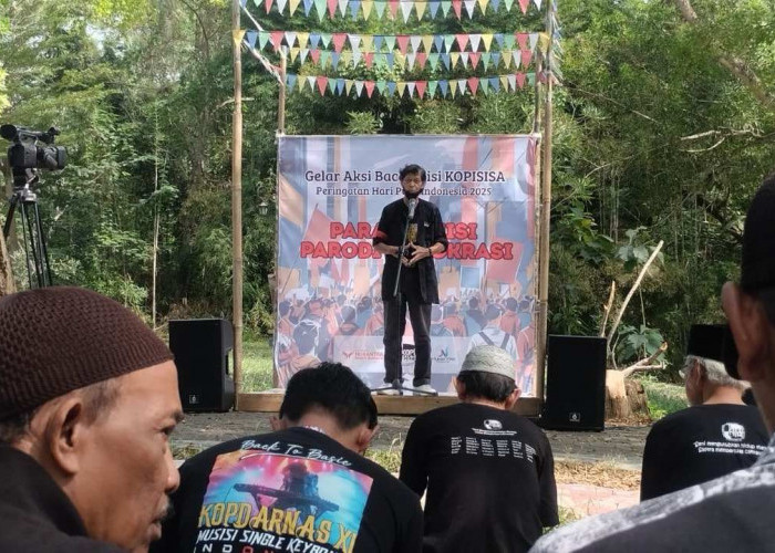 Parodi Demokrasi dalam Puisi: Sastrawan Purworejo Rayakan Hari Puisi Indonesia 2025