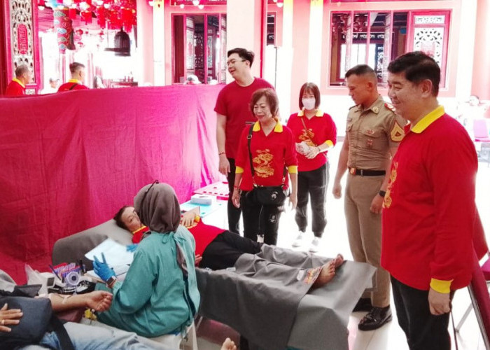 Berbagi Paket Sembako dan Donor Darah Warnai Peryaan Imlek TITD Liong Hok Bio
