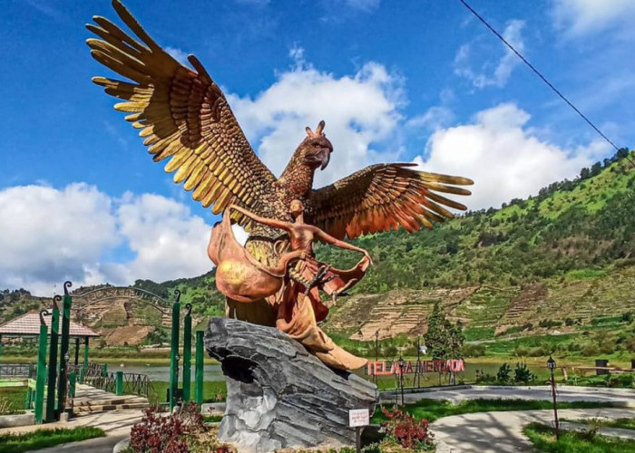 HTM Hanya Lima Ribu Rupiah, Pesona Telaga Merdada Yang Sangat Indah Dan Cocok Untuk Menenangkan Diri!