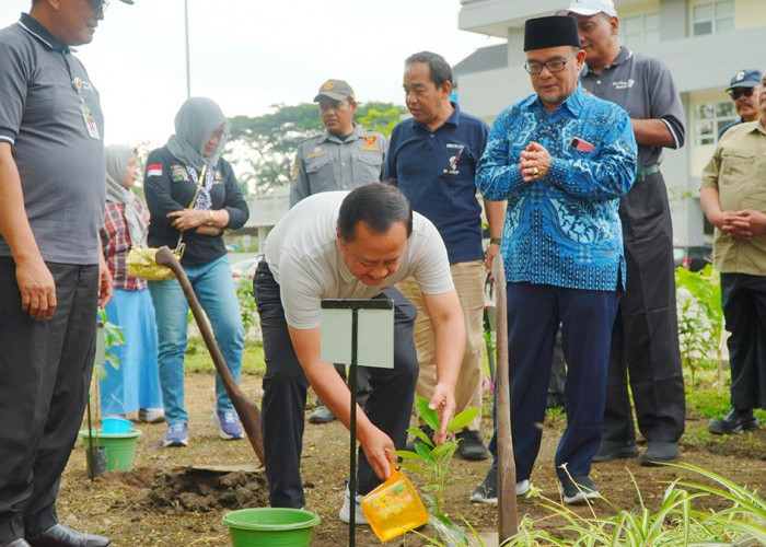 Buka CFN Ke-7, Ganidar Untidar dan 5 Ikatan Alumni Tanam 1.000 Pohon di Lereng Merapi