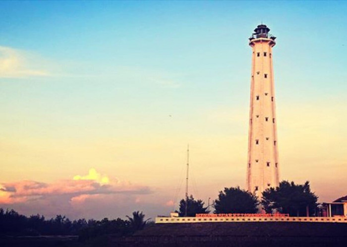 Menara Suar Ketawang Purworejo: Bangunan Bersejarah Disudut Pantai Ketawang yang Fenomenal