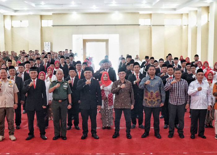 63 Anggota Panwascam Pilkada 2024 Kabupaten Magelang Resmi Dilantik 