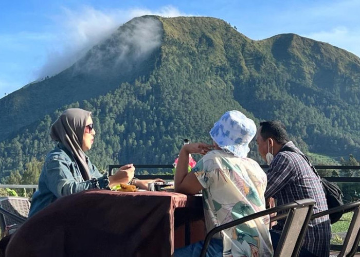 Kafe Senja Pagi, Tawarkan Sunrise Breakfast Sambil Menikmati View Tujuh Gunung di Magelang