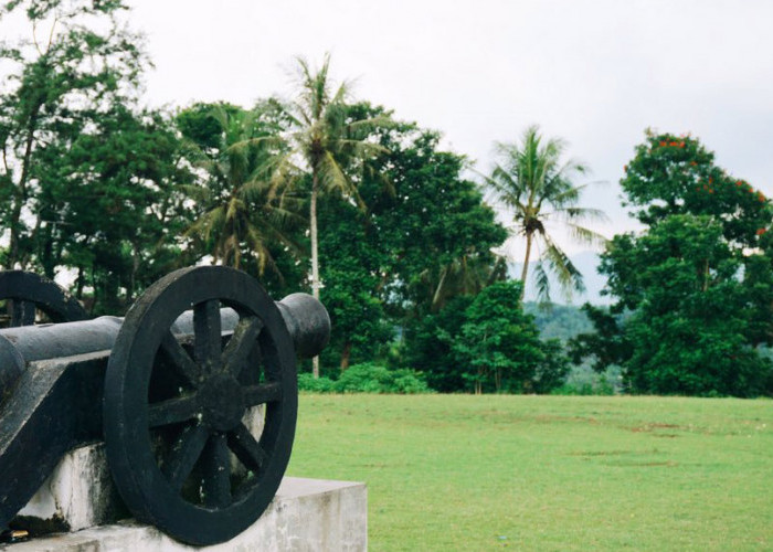 Meriam di Bakorwil II Kedu Soerakarta Magelang