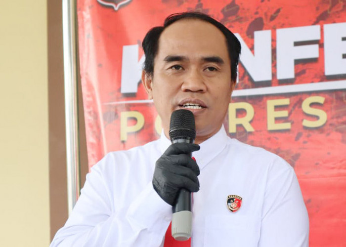 Asyik Main Judi Slot di Warnet, Kakek 74 Tahun di Magelang Tak Berkutik Digerebek Polisi