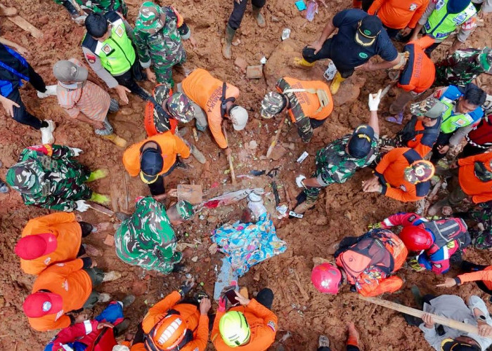 Hari Ketiga Pencarian Korban Longsor di Desa Cibeunying Cilacap, 6 Warga Meninggal Dunia