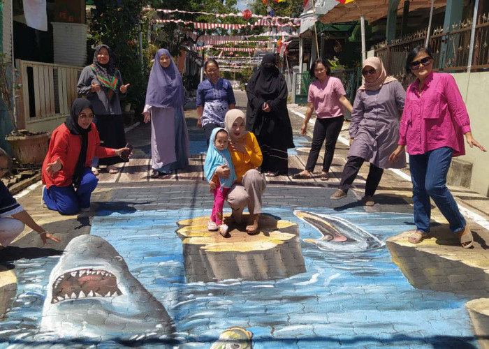 UNIK! Sambut Kemerdekaan RI Ibu-ibu di Magelang Ini Sulap Jalan Jadi Lukisan 3D