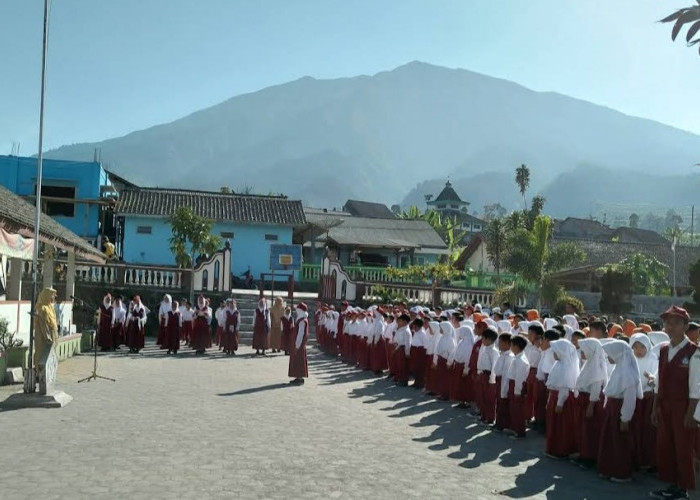 5 Sekolah di Sawangan Magelang yang Punya Pesona Pegunungan! dari Gunung Merbabu hingga Merapi