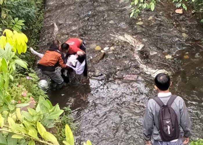 Seorang Pelajar di Wonosobo Terlempar ke Sungai Setelah Kecelakaan, Sempat Pingsan