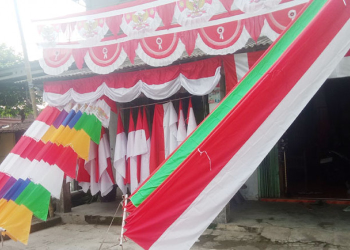 Jelang HUT RI, Pedagang Bendera Musiman Mulai Bermunculan di Kota Magelang