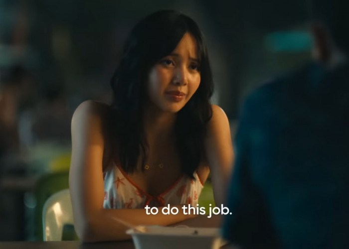 Lisa memotivasi rekannya Gaitok (Tayme Thapthimthong)