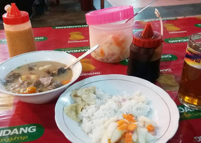 Kuliner Malam di Kota Magelang, Wajib Cobain Sop Kaki Kambing Kartika Sari