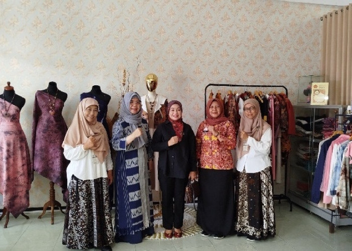 Ketua Dekranasda Apresiasi Karya d’JeLiPat SMKN 3 Magelang