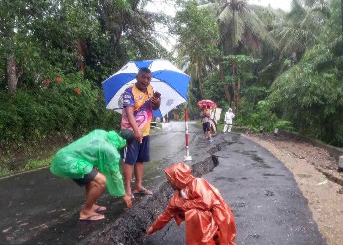 Retakan Parah Jalan Kaligesing Purworejo, Pemprov Jateng Siapkan Penanganan Permanen dengan Konstruksi Beton