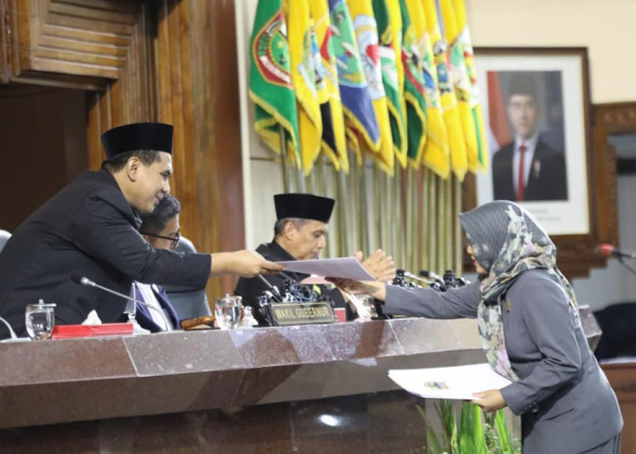 Perda Pajak Daerah Jateng Resmi Dirombak, Taj Yasin Soroti Kepastian Hukum