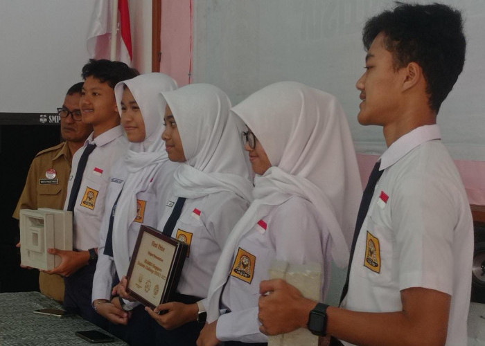 MEMBANGGAKAN! 5 Siswa SMPN 1 Wonosobo Jadi Juara Karya Ilmiah Tingkat ASEAN di Singapura
