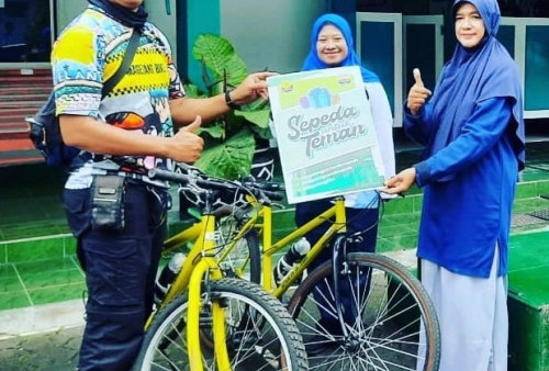 By Work Indonesia Hibahkan Dua Sepeda bagi Siswa SMPN 7 Kota Magelang