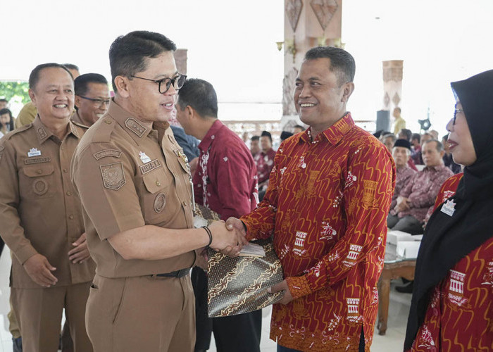 Pemkot Magelang Salurkan Honorarium 1.222 Ketua RT dan RW, Apresiasi Ujung Tombak Pelayanan