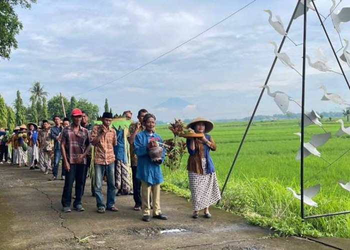 Festival Tumpeng Telang #7 Meriah, Pasar Inis Purworejo Rayakan 7 Tahun Bertahan di Tengah Tantangan