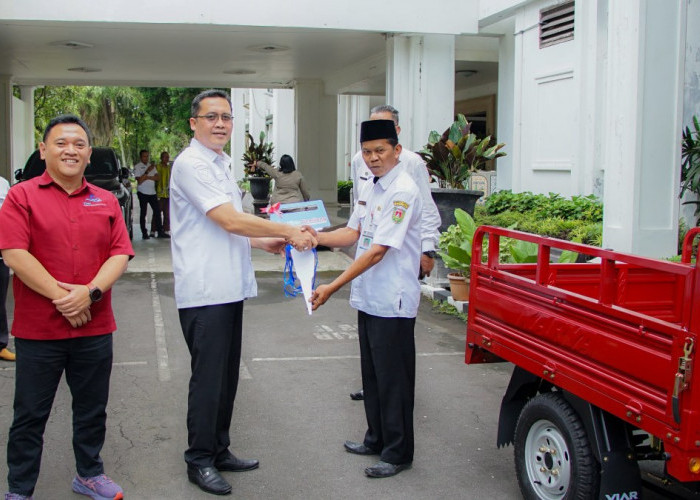 Solusi Cerdas Kelola Sampah, Bupati Grengseng Kirim Motor Roda Tiga ke Sriwedari