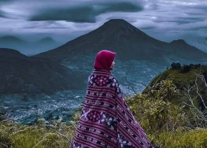 5 Fakta Menarik Gunung Pakuwaja yang Konon Menjadi Pakunya Pulau Jawa!