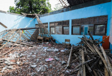 Taj Yasin Gerak Cepat Bantu Perbaikan MTs Muhammadiyah 4 Sragen yang Roboh
