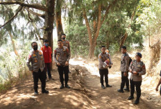 Api Gunung Sumbing Wonosobo Terus Dilokalisir, Kapolda Jateng Dorong Opsi Water Bombing