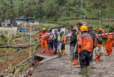 Longsor Area Parkir Sikarim Dieng Wonosobo, Lima Motor Wisatawan Terseret ke Jurang