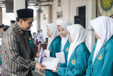 Taj Yasin Beri Tali Asih 15 Hafiz Al-Qur’an di Kudus, Dorong Generasi Qurani Jawa Tengah