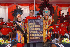  Ikuti Parade Budaya HUT ke-81 RI, KPU Magelang Serahkan Nawala Kepada Bupati