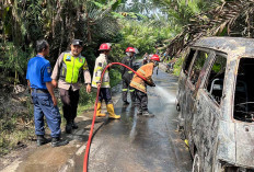 Diduga Korsleting Listrik, Mobil Suzuki Futura Mendadak Terbakar di Srumbung Magelang