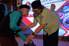 Kisah Mbah Surat, Pemilah Sampah di Temanggung yang Konsisten Bertahan Sejak 2010