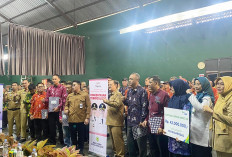 Terima Pencairan Honor, Para Ketua RT RW Kota Magelang Diminta Aktif Menjaga Kerukunan Lingkungan