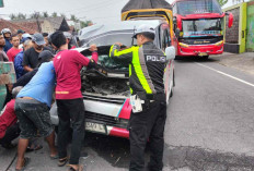 Truk Dump Tabrak Grand Max di U-turn Jembatan Timbang Salam Magelang, Dua Orang Luka