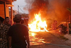 Mobil Terbakar di Pasar Sapuran Wonosobo, Pemilik Alami Luka Bakar 30 Persen Demi Selamatkan Ruko